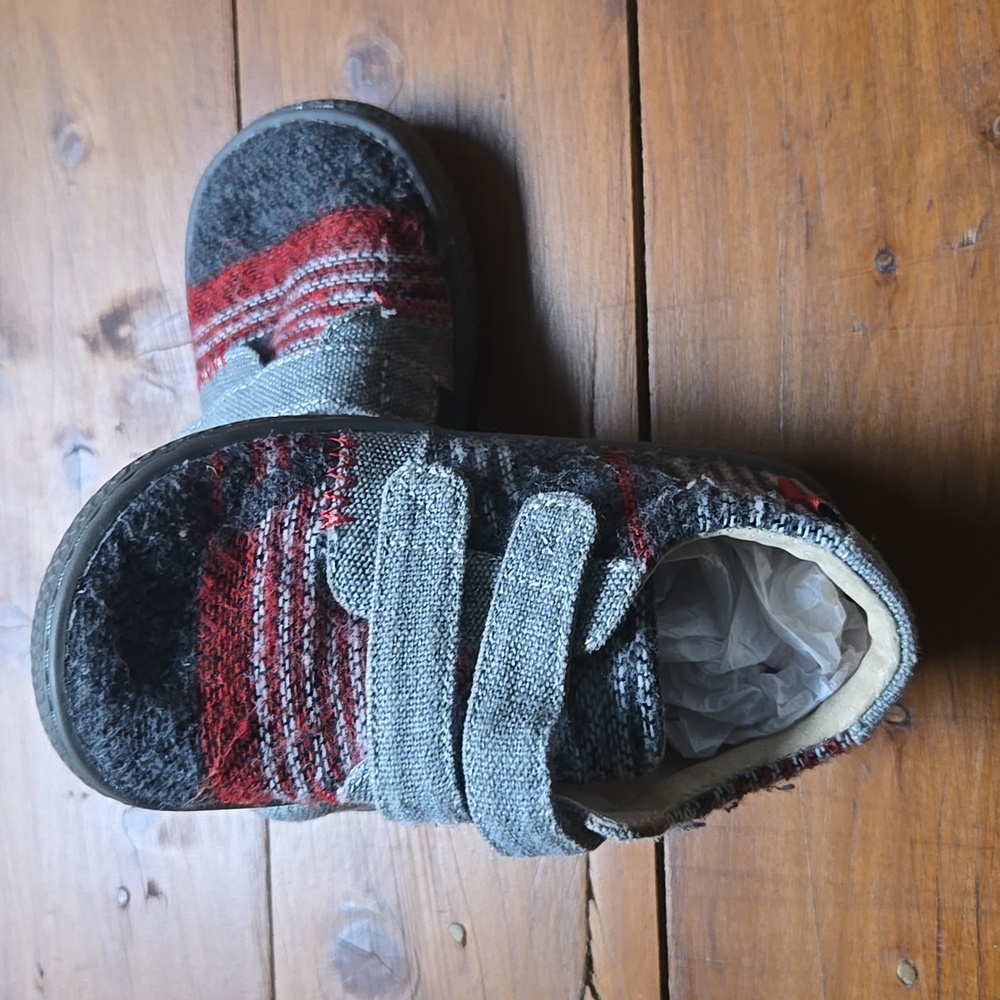 Livie & Luca Baby/Toddler Shoes Size 6 - Picture 2 of 4
